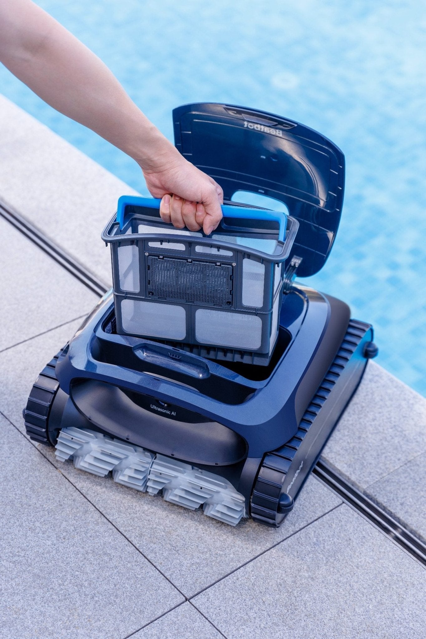 Beatbot AquaSense 2 mit App - Steuerung, kabelloser Poolroboter - Hytek Pool Shop